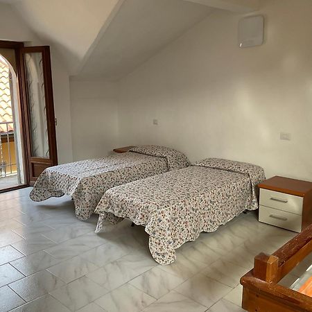 Casa Vacanze Scent Of Roses Verbania Ngoại thất bức ảnh